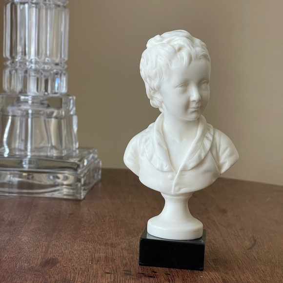 Vintage bust of a boy - Picture 4 of 6